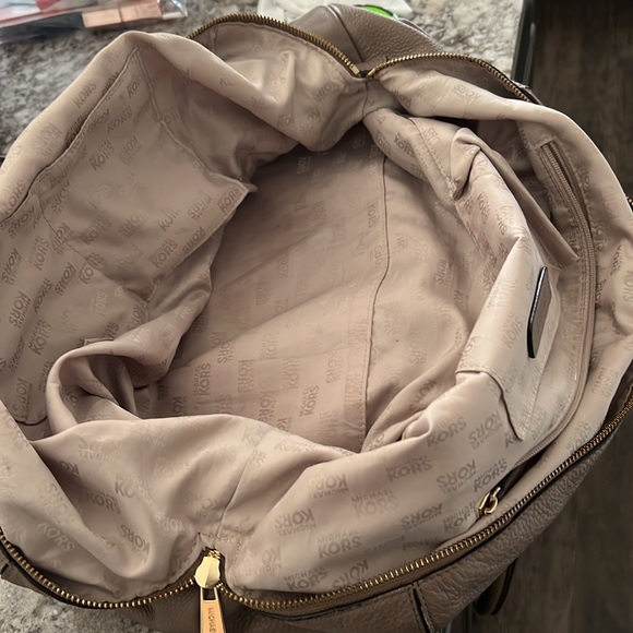 Michael Kors Large Handbag Taupe - Picture 12 of 12